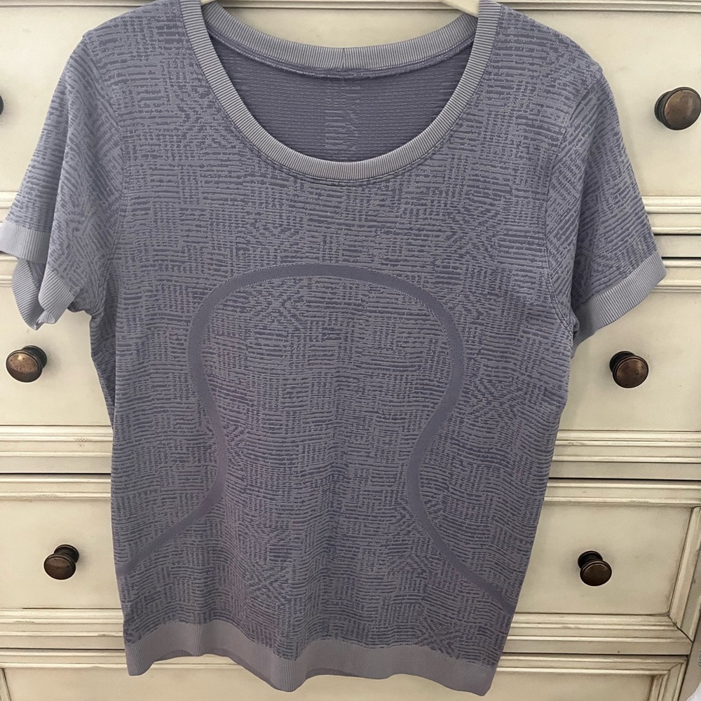 Size 8 Purple Lululemon Swiftly short sleeve shirt - never worn